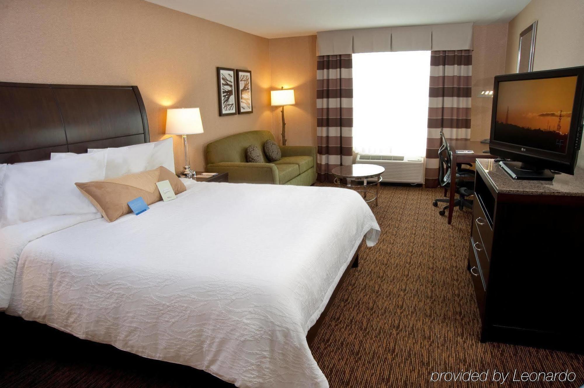 Hilton Garden Inn St. Louis Airport Berkeley Номер фото